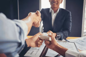 Empresarios ultiman acuerdo de pagos transfronterizos