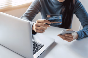 Pago transfronterizo con tarjeta de crédito en línea