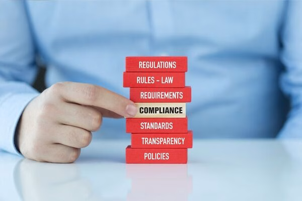 Concepto de cumplimiento para pagos transfronterizos con elementos básicos de regulación.
