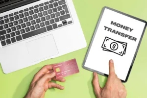 Transferencia de dinero en línea mediante EFT y tarjeta bancaria