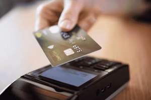 Pago transfronterizo con terminal de tarjeta sin contacto