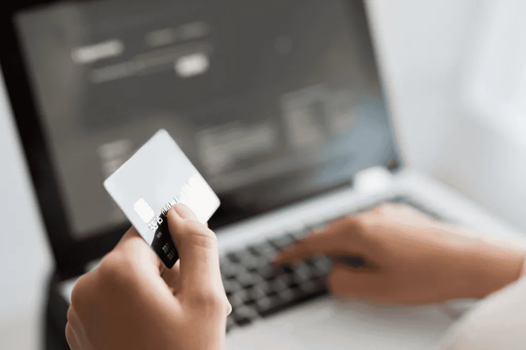 Pagos transfronterizos con tarjeta de crédito en línea