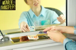Retirada de efectivo en puntos de transferencia de dinero