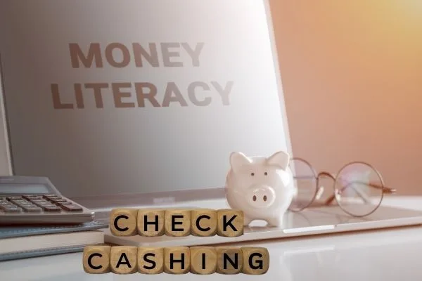 Alfabetización financiera con bloqueos para el cobro de cheques
