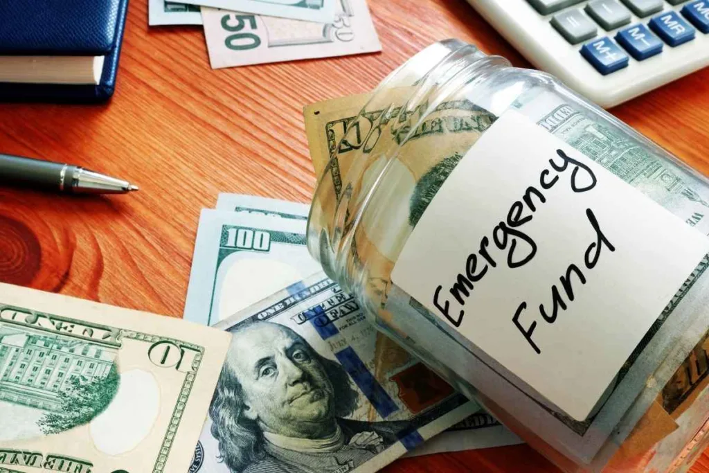 Ahorro para emergencias con servicio de cobro de cheques para acceso rápido