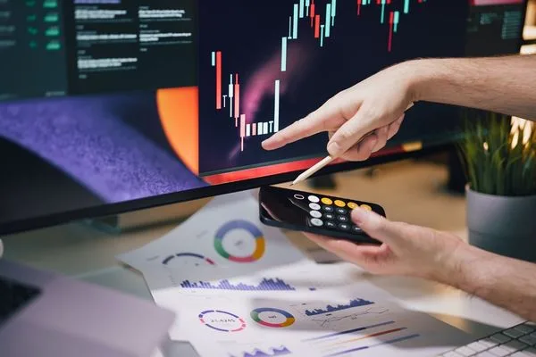Currency Exchange Rate Analysis On Trading Screen