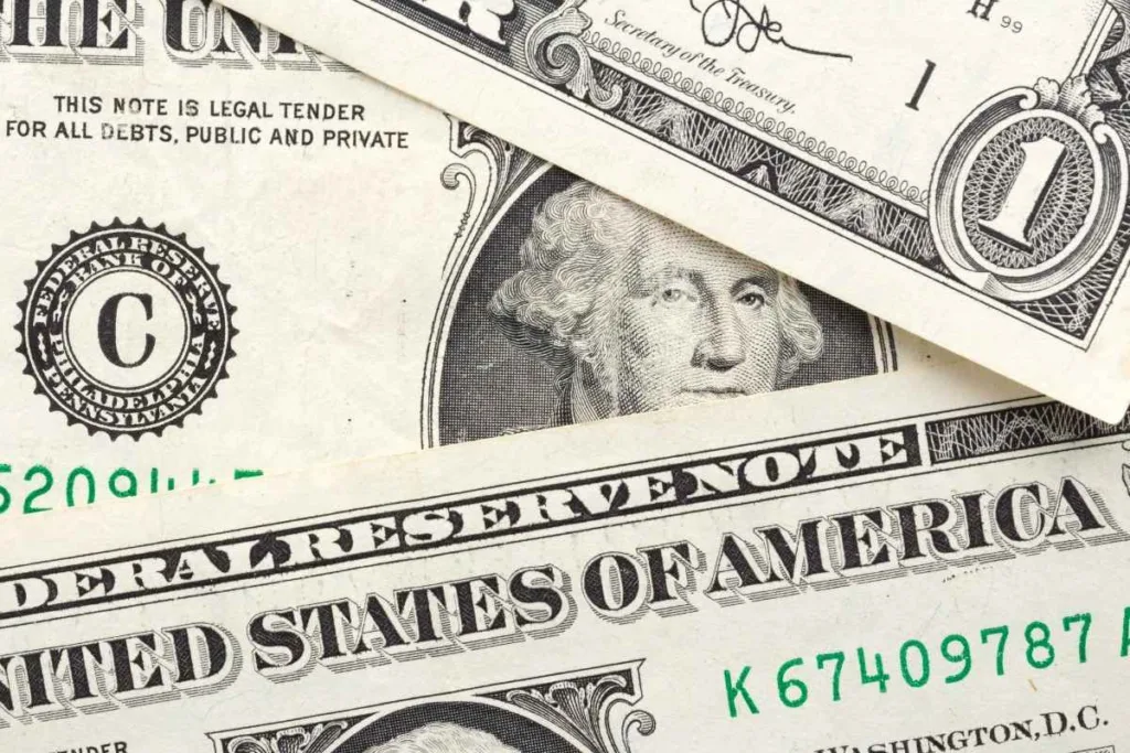 Tema de cambio de divisas con detalles de billetes de dólar estadounidense