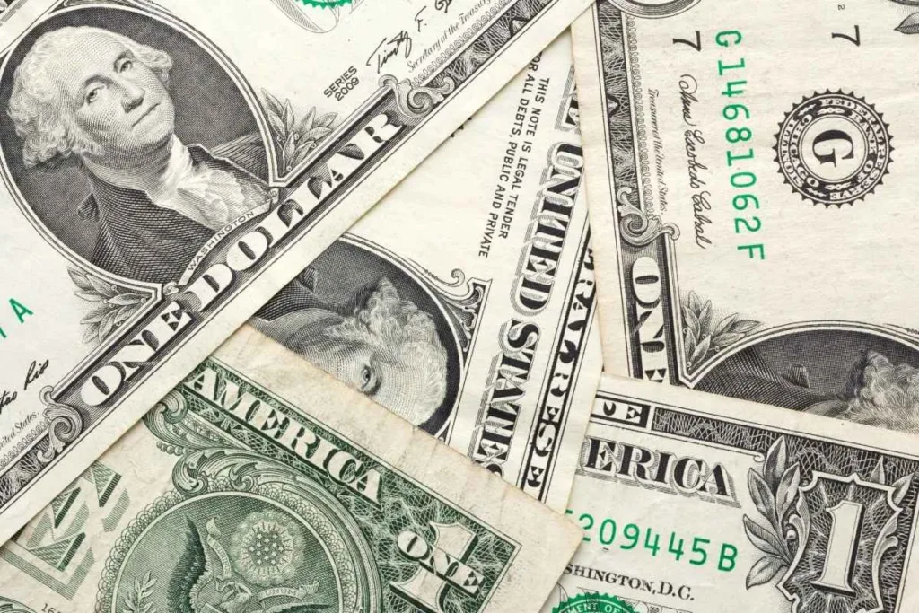 Cambio de divisas Billetes de un dólar estadounidense Patrón superpuesto