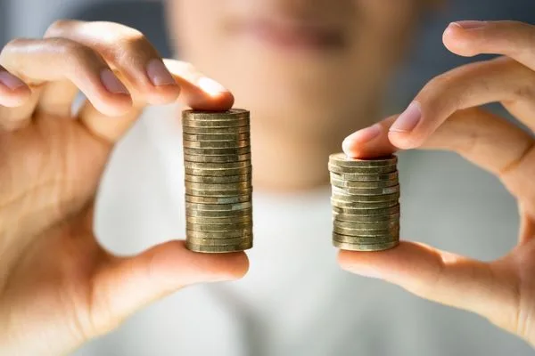 Comparing Currency Exchange Coin Values For Better Rates